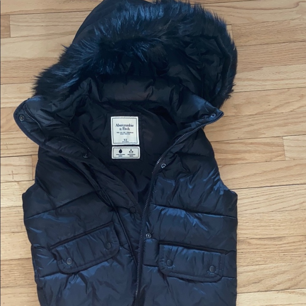 NWOT Abercrombie and Fitch Puffer Vest